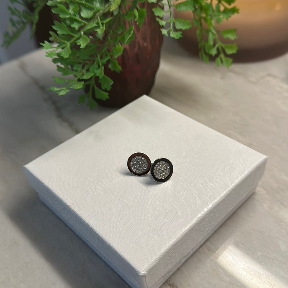 Micheal kors round earrings